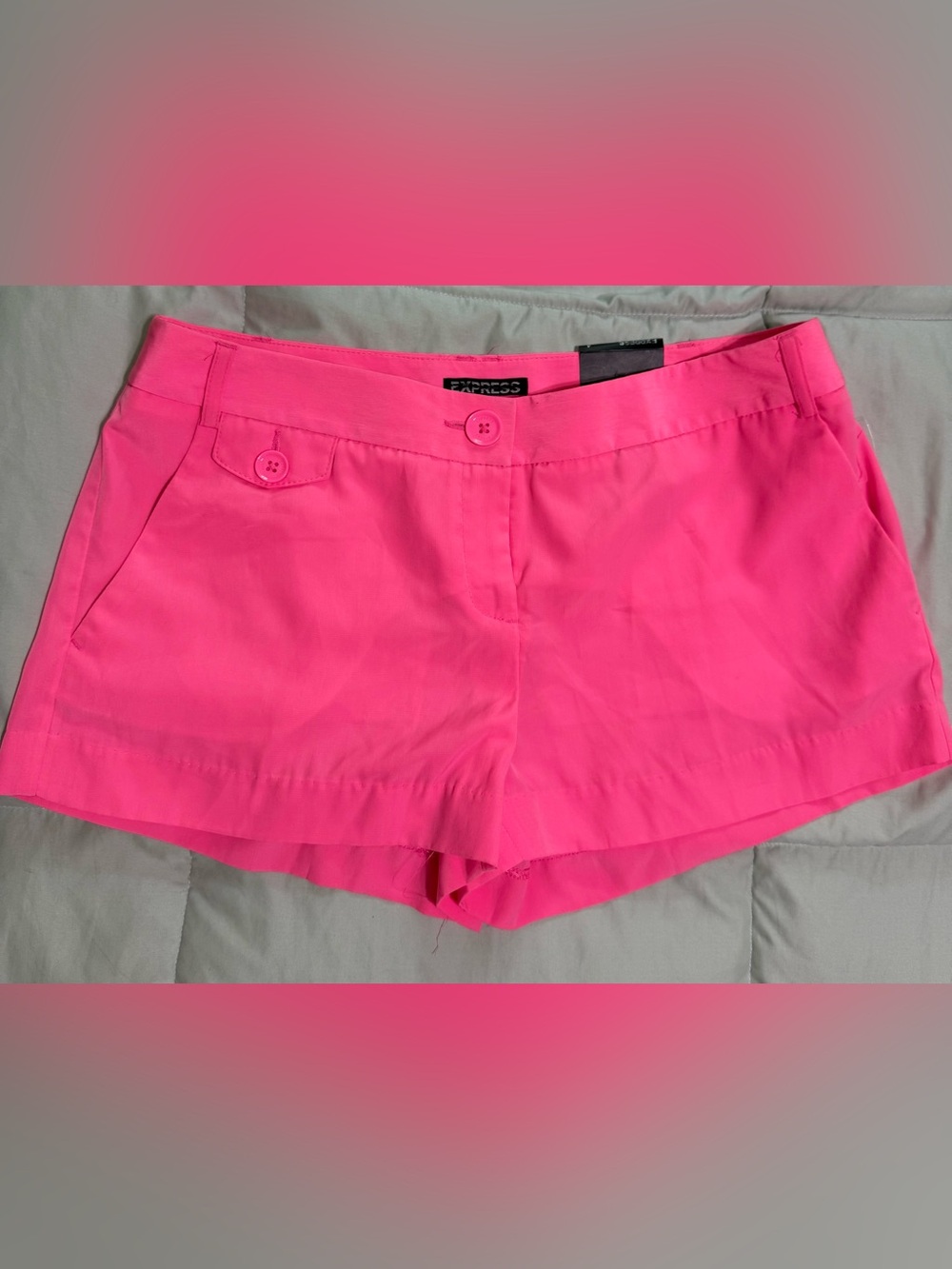 Express brand women's bright pink shorts, size 4, NWT